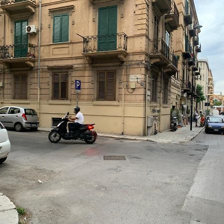 Ferienwohnung Al Centro Di Tutto Palermo Exterior foto